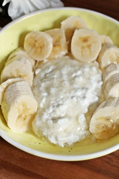 Banana with Cottage Cheese and Honey {Low Calorie High Protein}