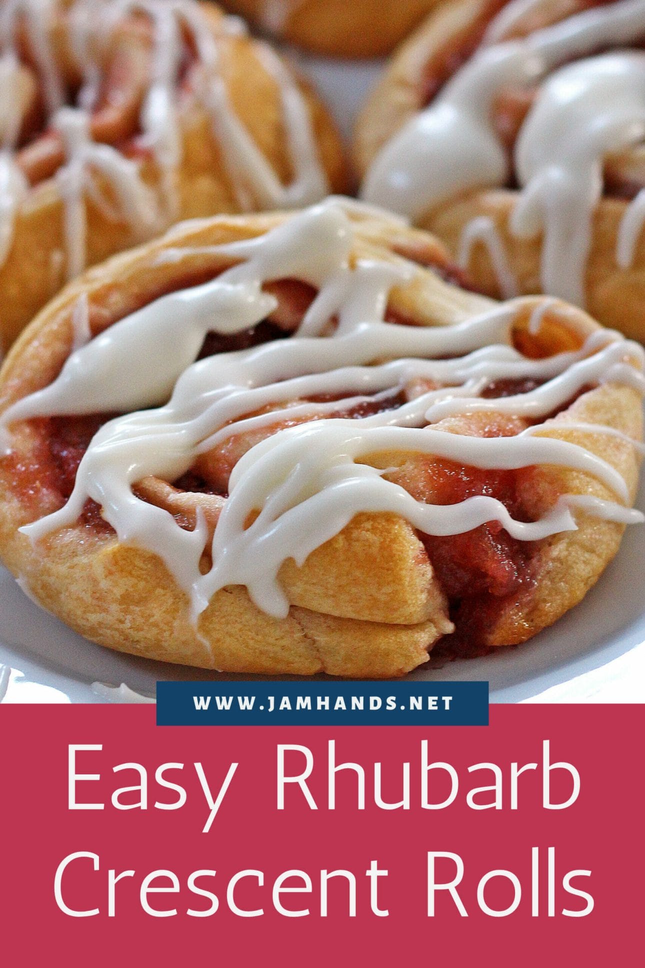 Easy Rhubarb Crescent Rolls